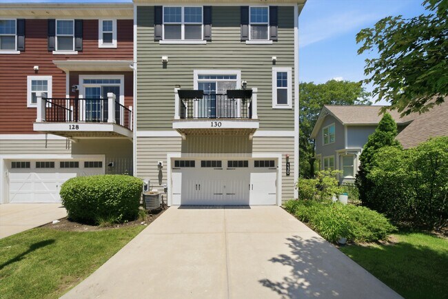 Foto del edificio - 130 Waterbury Cir