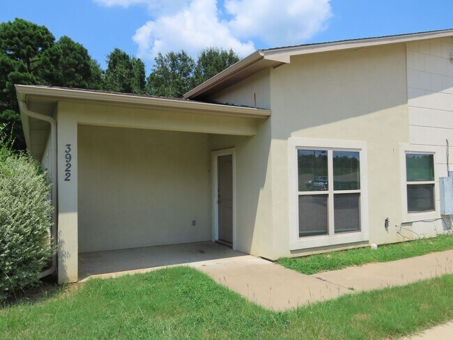 Building Photo - 3922 McDonald Rd