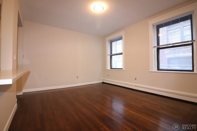 Building Photo - 11 Stearns Rd