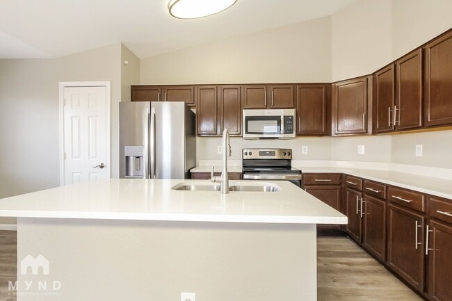 Building Photo - 3412 W Fraktur Rd