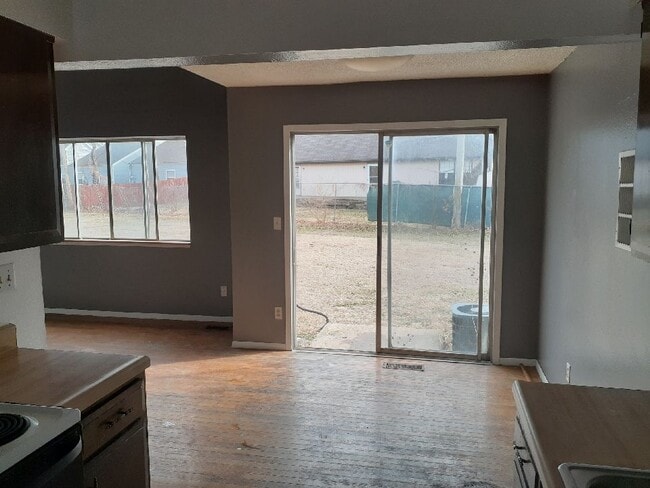 Building Photo - 255 N Michigan St