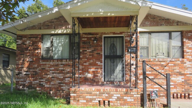 Foto del edificio - 1609 W 13th St