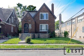 Building Photo - 4893 Chatsworth St