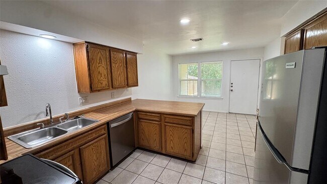 Building Photo - 1304 Conway Dr