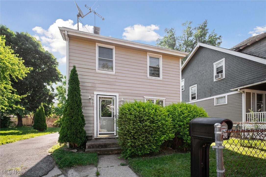 1349 W 87th St Cleveland, OH 44102 – photo 2