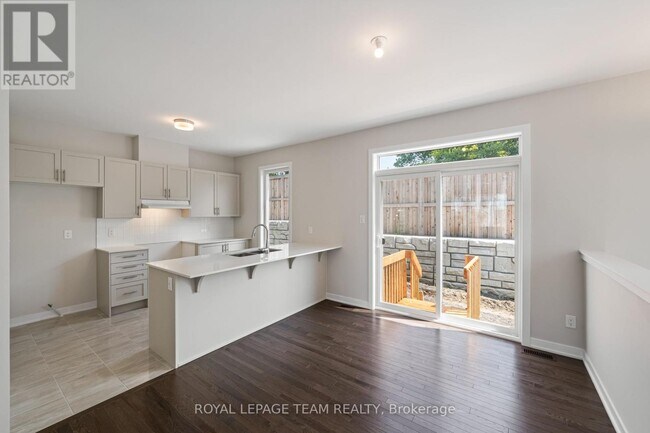 Building Photo - 350 Falsetto St