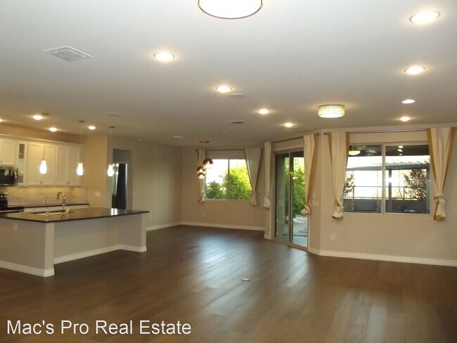 Building Photo - 11100 N Delphinus St