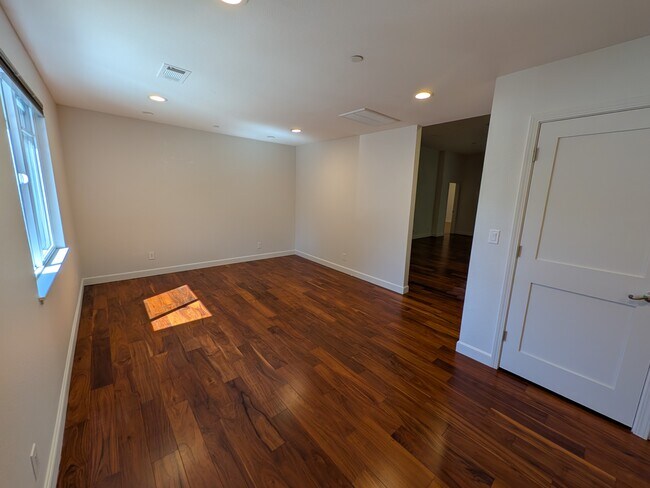 Foto del edificio - 344 Orchard Ave