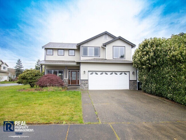 Foto del edificio - Spacious 4 Bed / 3 Bath Home with Loft, Fenced Yard & Covered Patio in Puyallup!