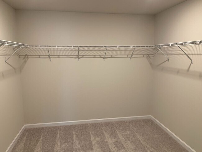 Building Photo - Resort life for your family in the Palisades!