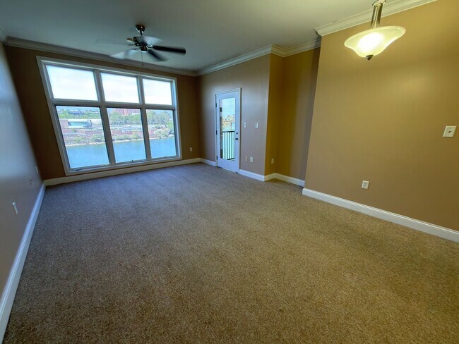 Foto del edificio - 3001 River Towne Way