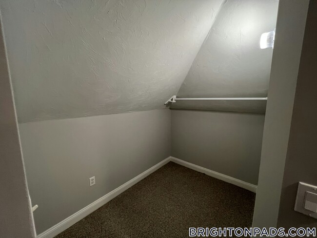 Building Photo - 72 Nonantum St