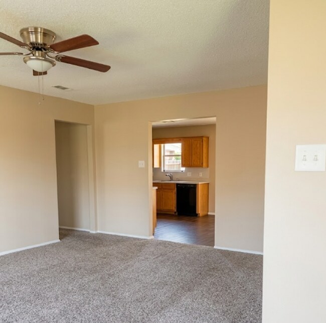 Foto del edificio - AVAILABLE NOW; APPLY TODAY AT OUR WEBSITE!!