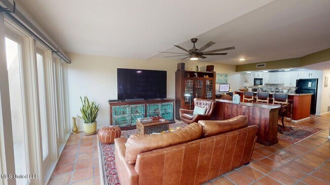 Foto del edificio - 520 Beach Blvd