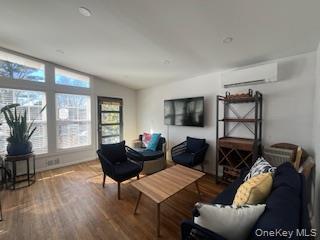 Building Photo - 27 Crescent Cir