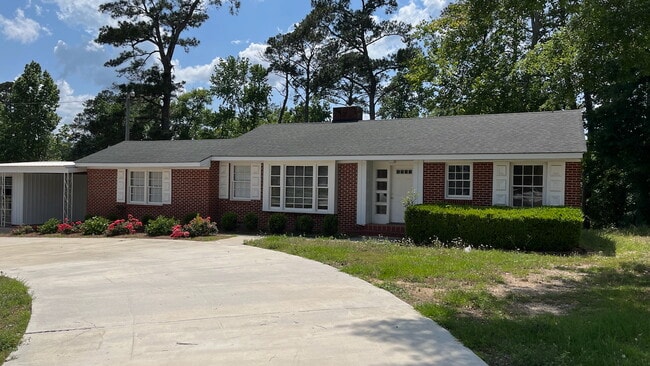 Building Photo - 307 S George Wallace Dr
