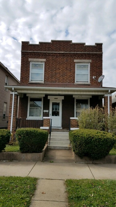 Primary Photo - 3930 Pulaski St