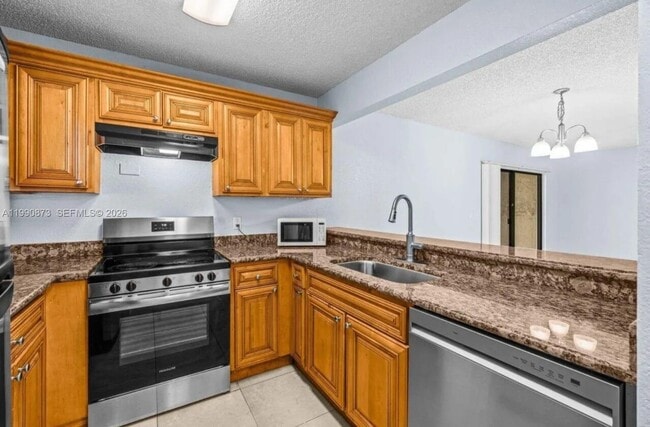 Foto del edificio - 1495 Lake Crystal Dr