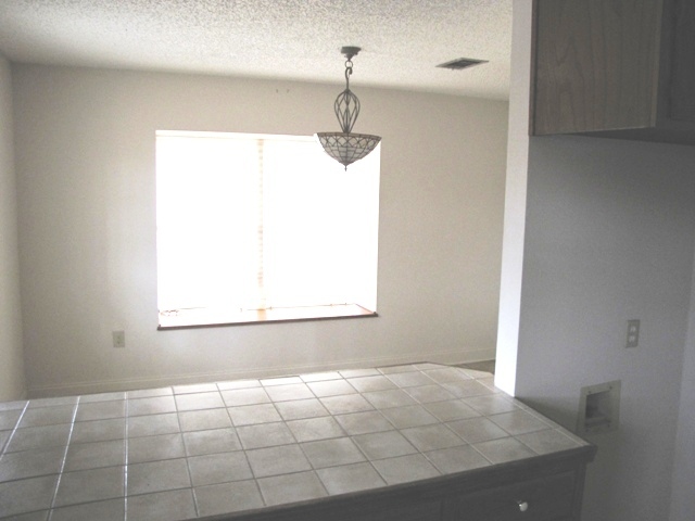 Foto del edificio - 3BR/2BA Between Old Jefferson and Airline ...