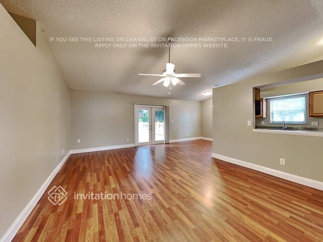 Building Photo - 10884 Grandview Ct