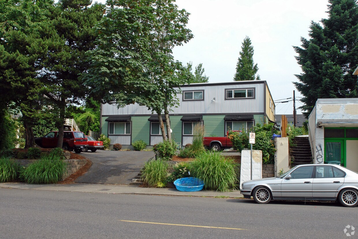 Primary Photo - 3111 SE Belmont St