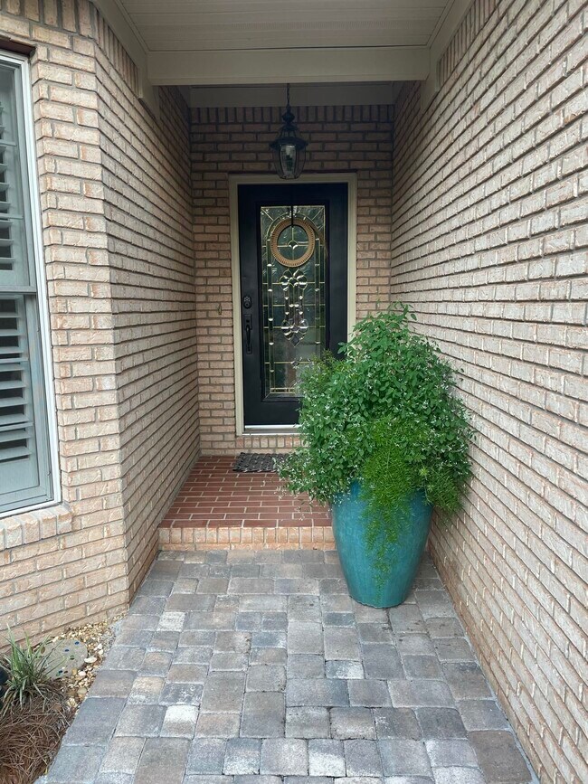 Building Photo - 8970 Eagles Ridge Dr