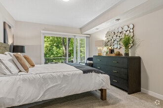 1BR, 1BA - 750SF - Bedroom - Worthington Gardens Apartments