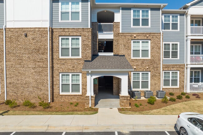 Building Photo - South and Twenty