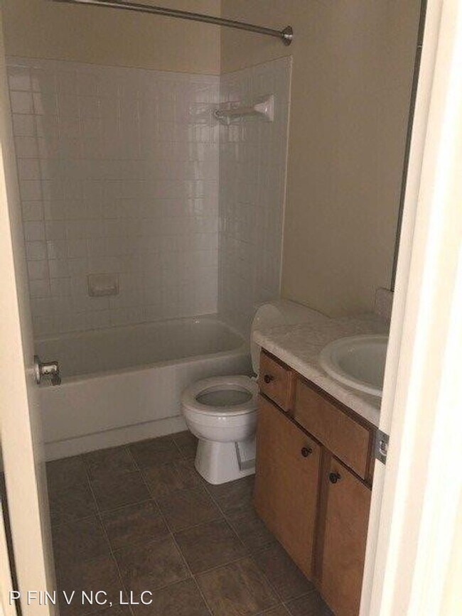 Building Photo - 2 br, 2 bath House - 104 Pembroke Ct