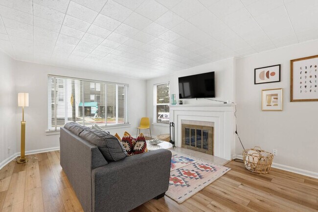 Foto del edificio - 237 N Center St