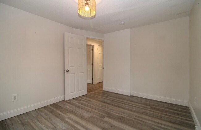 Foto del edificio - 46 Atwood Rd