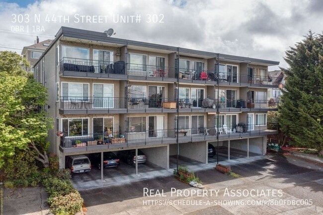 Building Photo - FANTASTIC Fremont Studio with a VIEW