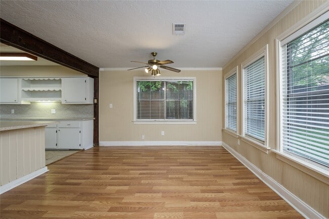 Building Photo - 13215 Lake Breeze Ln
