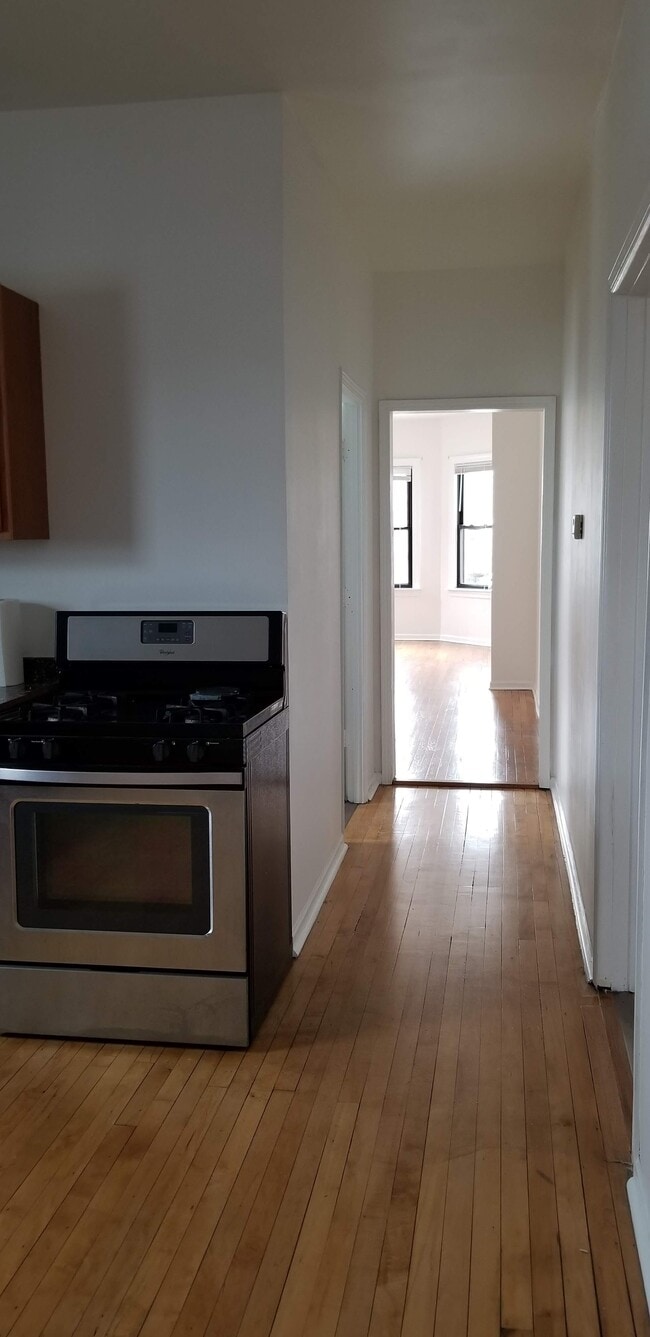 Building Photo - 4417 N Keokuk Ave