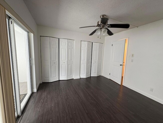 Building Photo - 26 Kingswood E