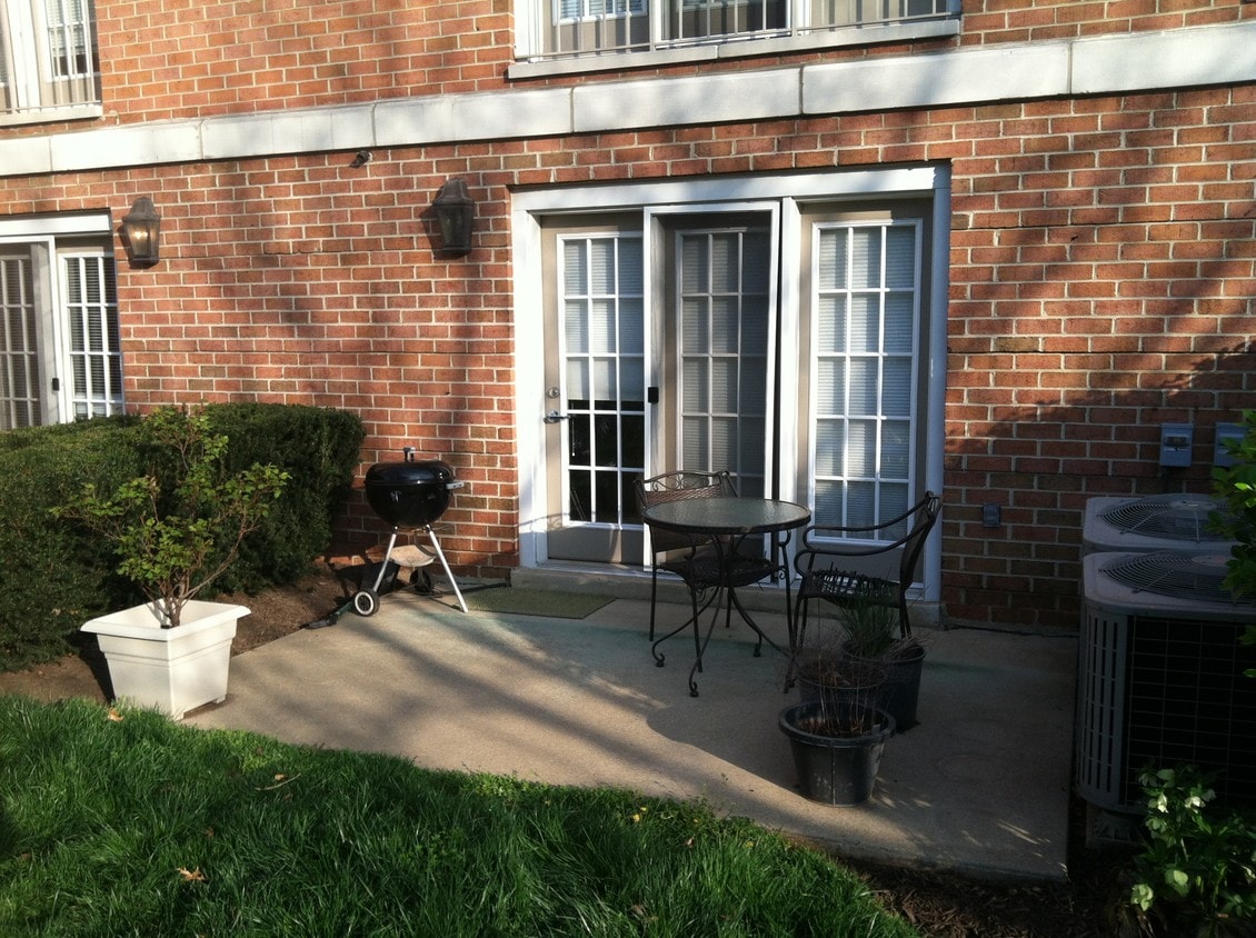 Primary Photo - 3806 Porter St NW