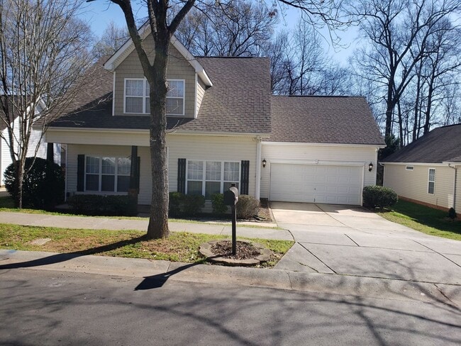 Photo - Charming 3 bed 2.5 bath Home in Huntersville!