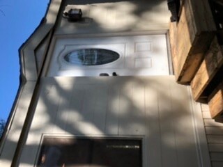 Entry - 2719 3rd St