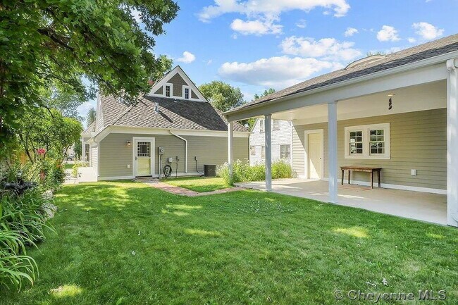 Foto del edificio - Charming Three Bedroom Home!