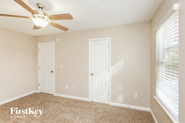 Building Photo - 8380 Emerald Pointe Ln