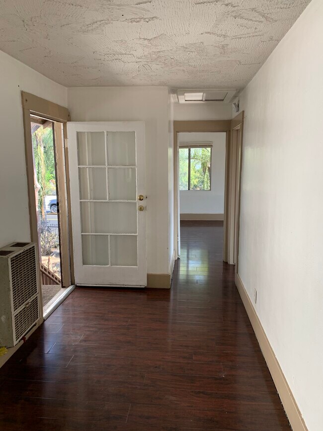 Living Room - 3123 Pasadena Ave