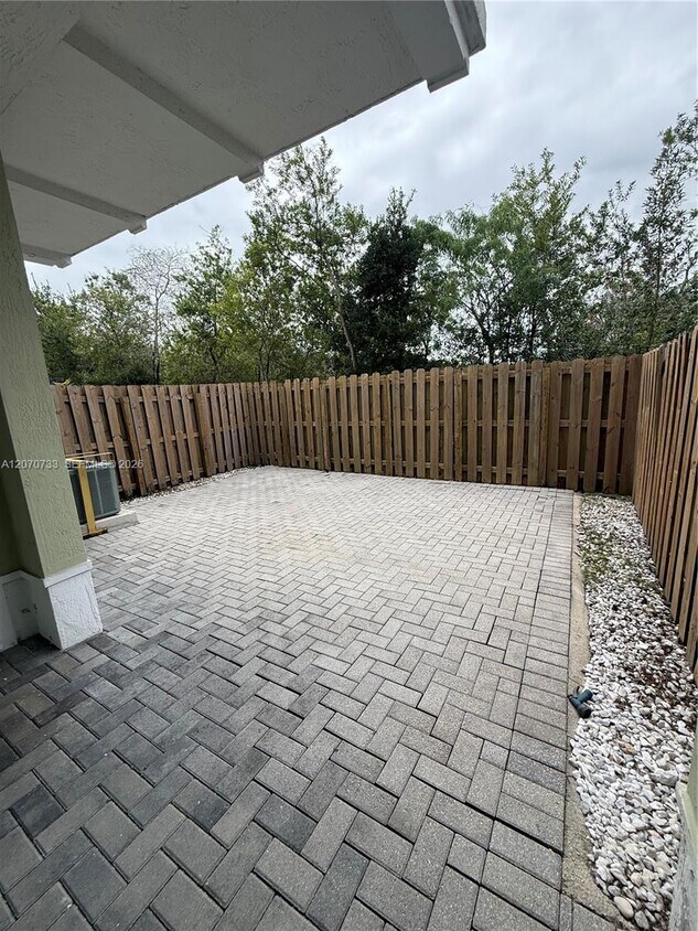 Foto del edificio - 7412 NW 108th Path