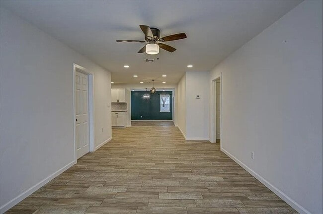 Building Photo - 2901 NW 43rd St