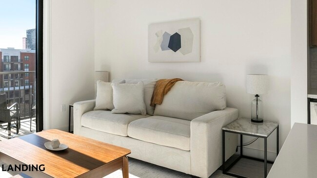 Foto del edificio - 1007 S Mint St