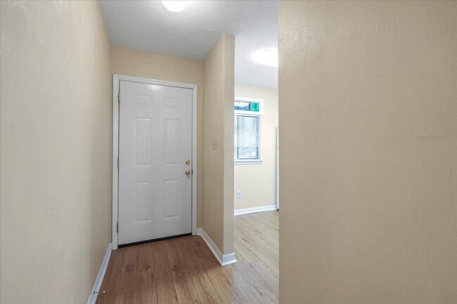 Foto del edificio - 3208 Ginger Dr
