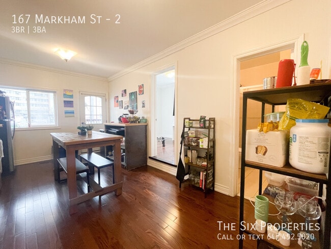 Building Photo - Spacious 3 Bedroom Apartment