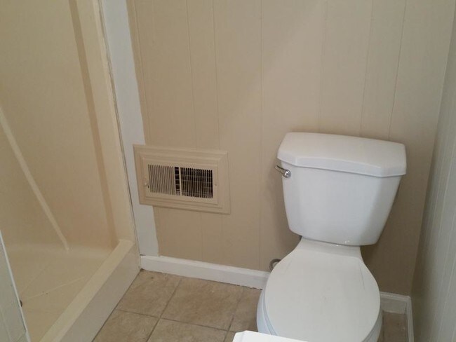 Foto del edificio - 207 Reynolds Street *Utilities Included*