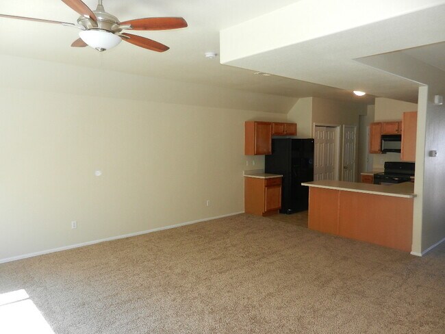 Foto del edificio - 608 Hailey Glenn Vw