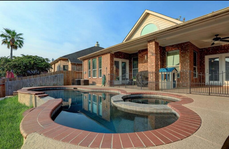 Primary Photo - 313 Marina Oaks Ct
