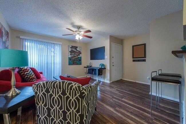 Foto del edificio - 6808 S I-35 Frontage Rd